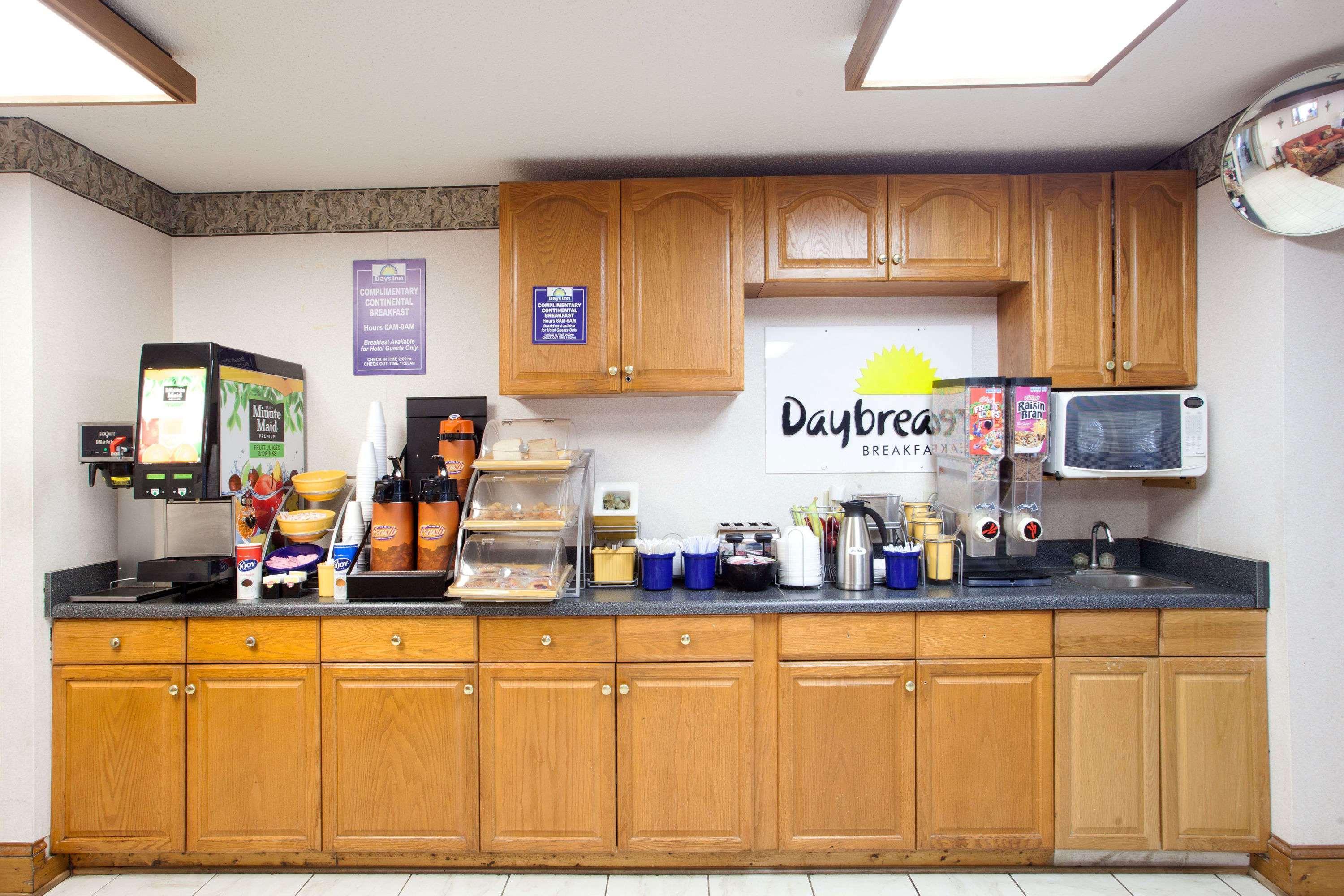 Days Inn By Wyndham Covington Bagian luar foto