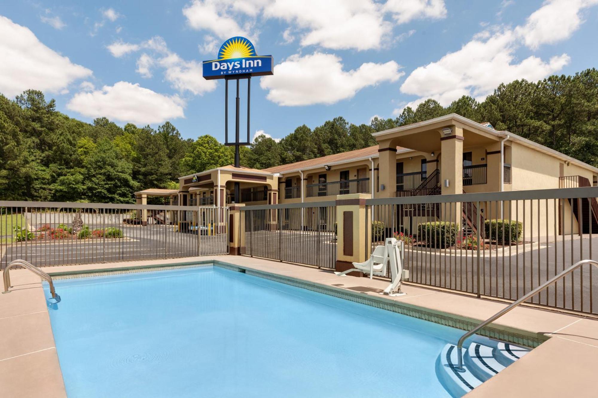 Days Inn By Wyndham Covington Bagian luar foto